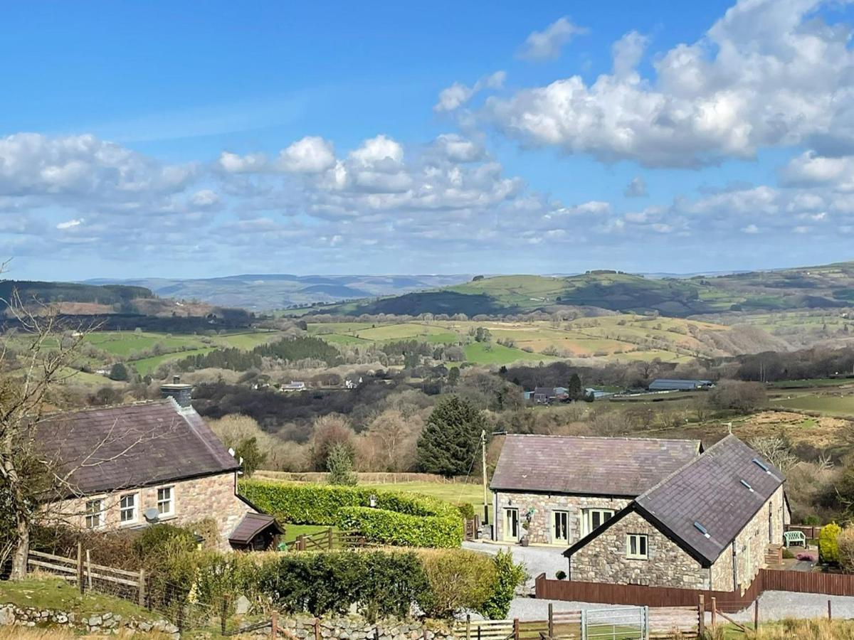 Rhiwddu Barns Villa Llangadog Eksteriør billede